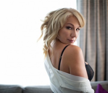GinaFox in Edmonton escort