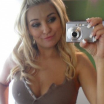 Calgary Escort Anna2 Adult Entertainer, Adult Service Provider, Escort and Companion.