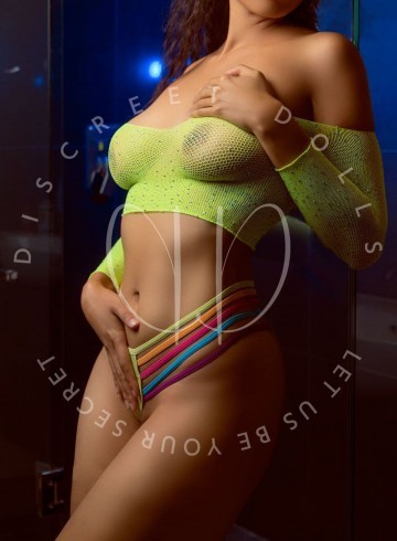 Toronto Escort Cassie  DD Adult Entertainer in Canada, Female Adult Service Provider, Escort and Companion.