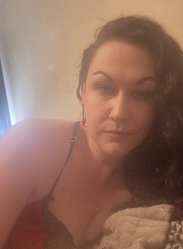 Winnipeg Escort RainDrop Adult Entertainer in Canada, Female Adult Service Provider, Escort and Companion.