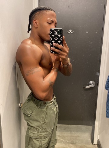 Toronto Escort Ernest Adult Entertainer in Canada, Male Adult Service Provider, Escort and Companion.