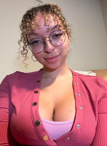 Edmonton Escort Lily001 Adult Entertainer in Canada, Female Adult Service Provider, Escort and Companion.