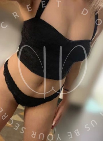 Toronto Escort Elara Adult Entertainer in Canada, Female Adult Service Provider, Canadian Escort and Companion.