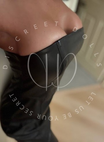 Toronto Escort Meghan  Banks DD Agency Adult Entertainer in Canada, Female Adult Service Provider, Canadian Escort and Companion.