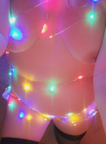 Montreal Escort Cherrie Adult Entertainer in Canada, Female Adult Service Provider, Canadian Escort and Companion.