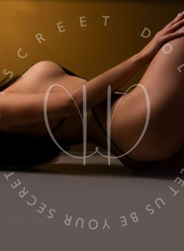 Toronto Escort Raina  DD Agency Adult Entertainer in Canada, Female Adult Service Provider, Canadian Escort and Companion.