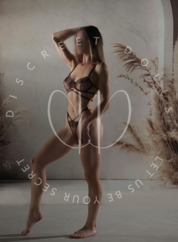 Toronto Escort Tegan  Taylor DD Agency Adult Entertainer in Canada, Female Adult Service Provider, Canadian Escort and Companion.