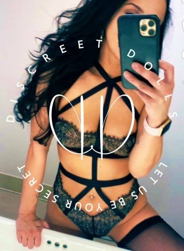 Toronto Escort Yasmina  DD Agency Adult Entertainer in Canada, Female Adult Service Provider, Portuguese Escort and Companion.