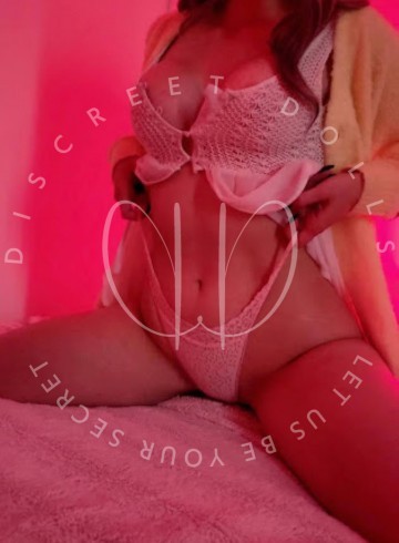 Toronto Escort Silver  DD Agency Adult Entertainer in Canada, Female Adult Service Provider, Escort and Companion.