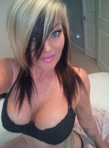 Edmonton Escort CjStyles Adult Entertainer in Canada, Female Adult Service Provider, Escort and Companion.